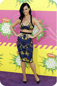 Is midriff baring fashion a growing trend of 2015 - katy perry